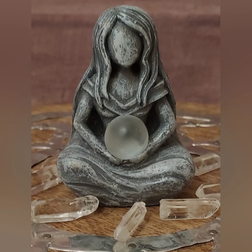 1 DAY SALE!!! Lunar Goddess Moon Goddess Witchy Woman Crystal Ball Magic Statue - Picture 4 of 13